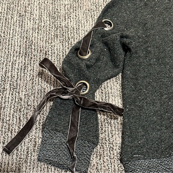 Anama Gray Ribbon Tied Scoop Neck Sweater - Picture 4 of 12